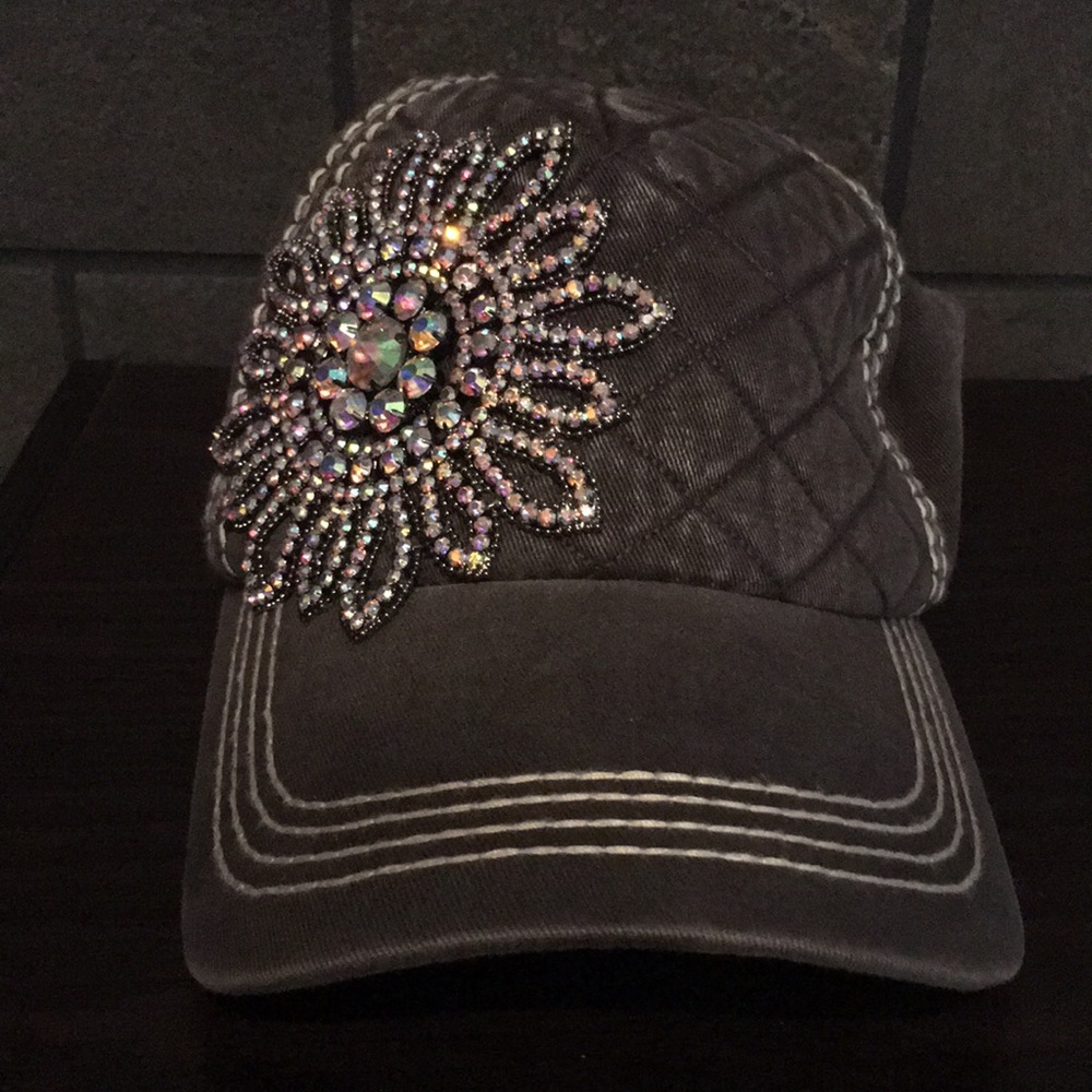 Olive&Pique flower rhinestone baseball cap